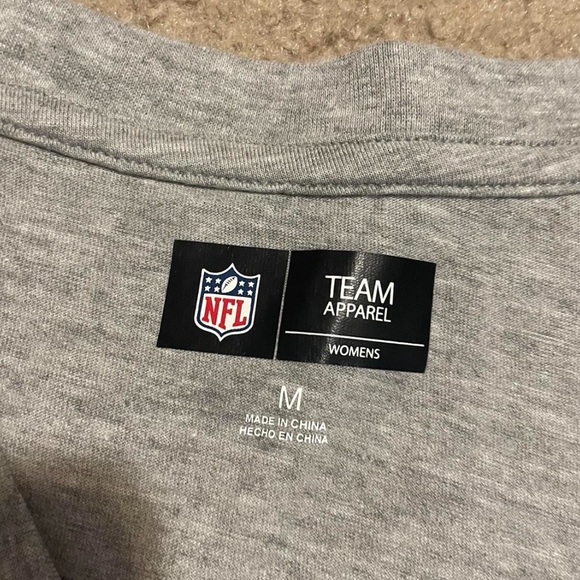 Chargers T-Shirt - Picture 2 of 3